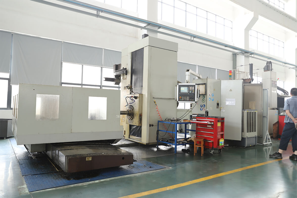 Vertical machining center