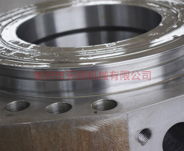 Oil cylinder flange